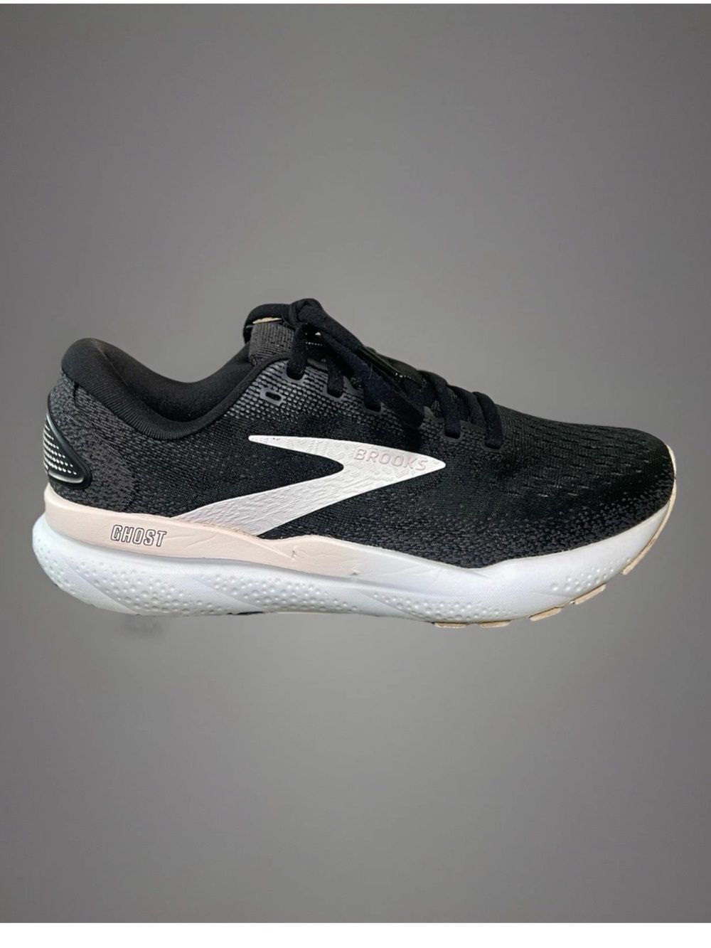 Brooks Ghost 16 Women's Black Running Shoes  Size 7.5B